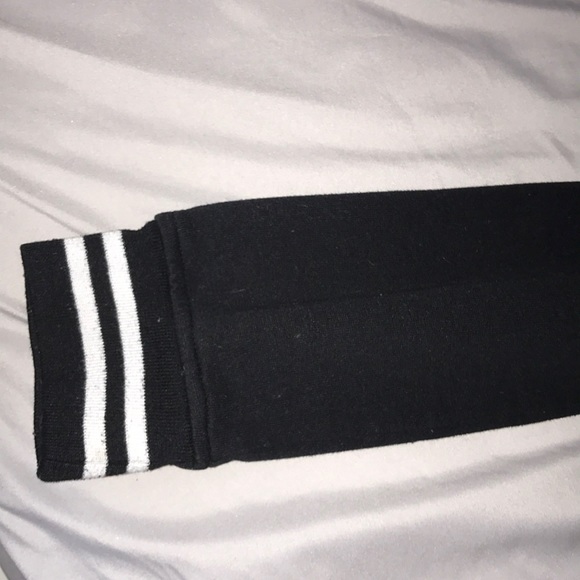 BLACK ZIP UP SWEATER WITH #86 - Picture 2 of 3